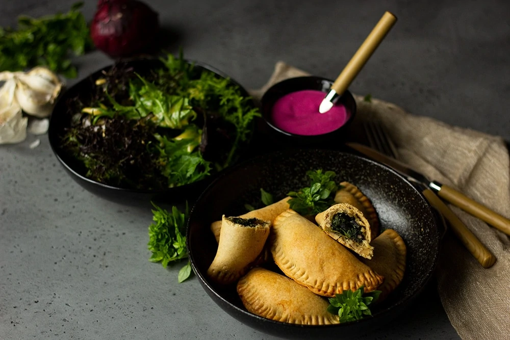 Vegane Empanadas mit Knaller-Protein-Dip