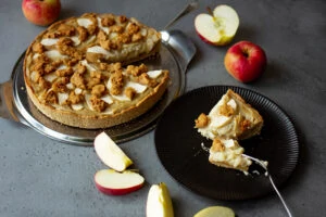 Veganer Apfelkuchen mit fermentierter Alge