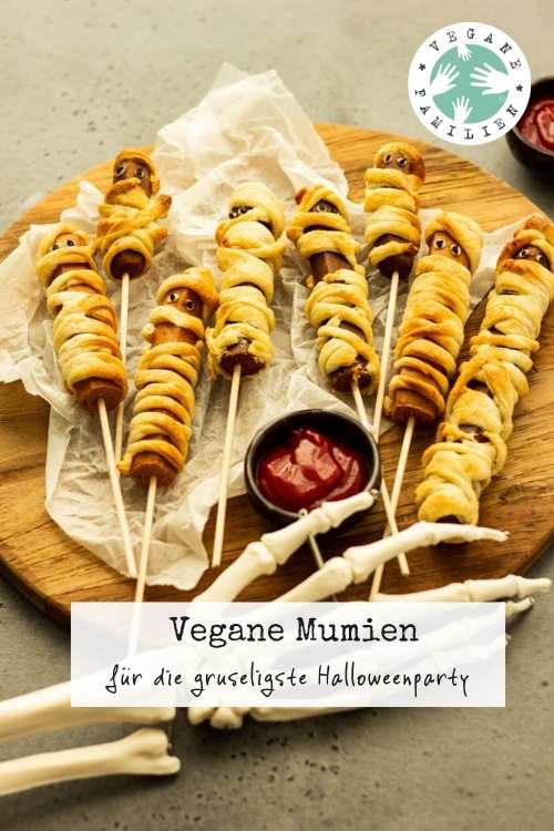 Vegane Würstchenmumien in Blätterteig zu Halloween