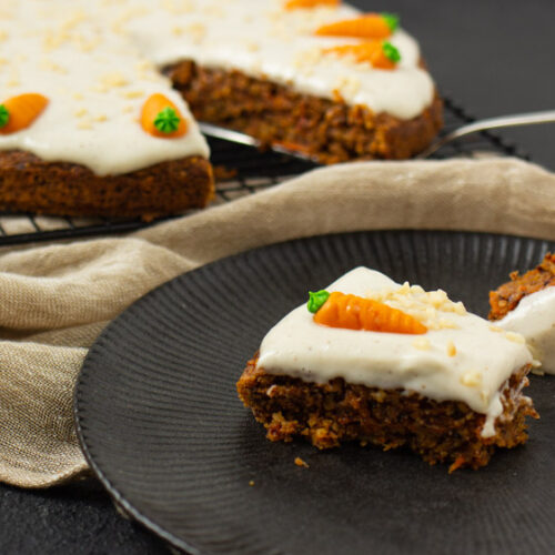 Rezept für veganen Karottenkuchen mit Frischkäsefrosting